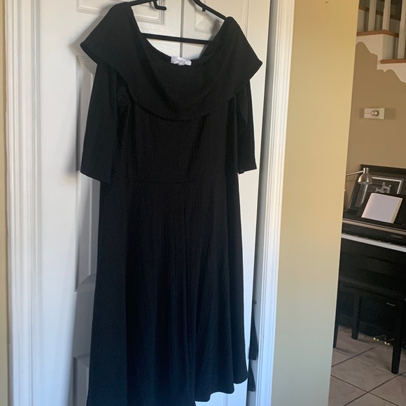 Off the Shoulder Knit plus sizes dress - Picture 1 of 4
